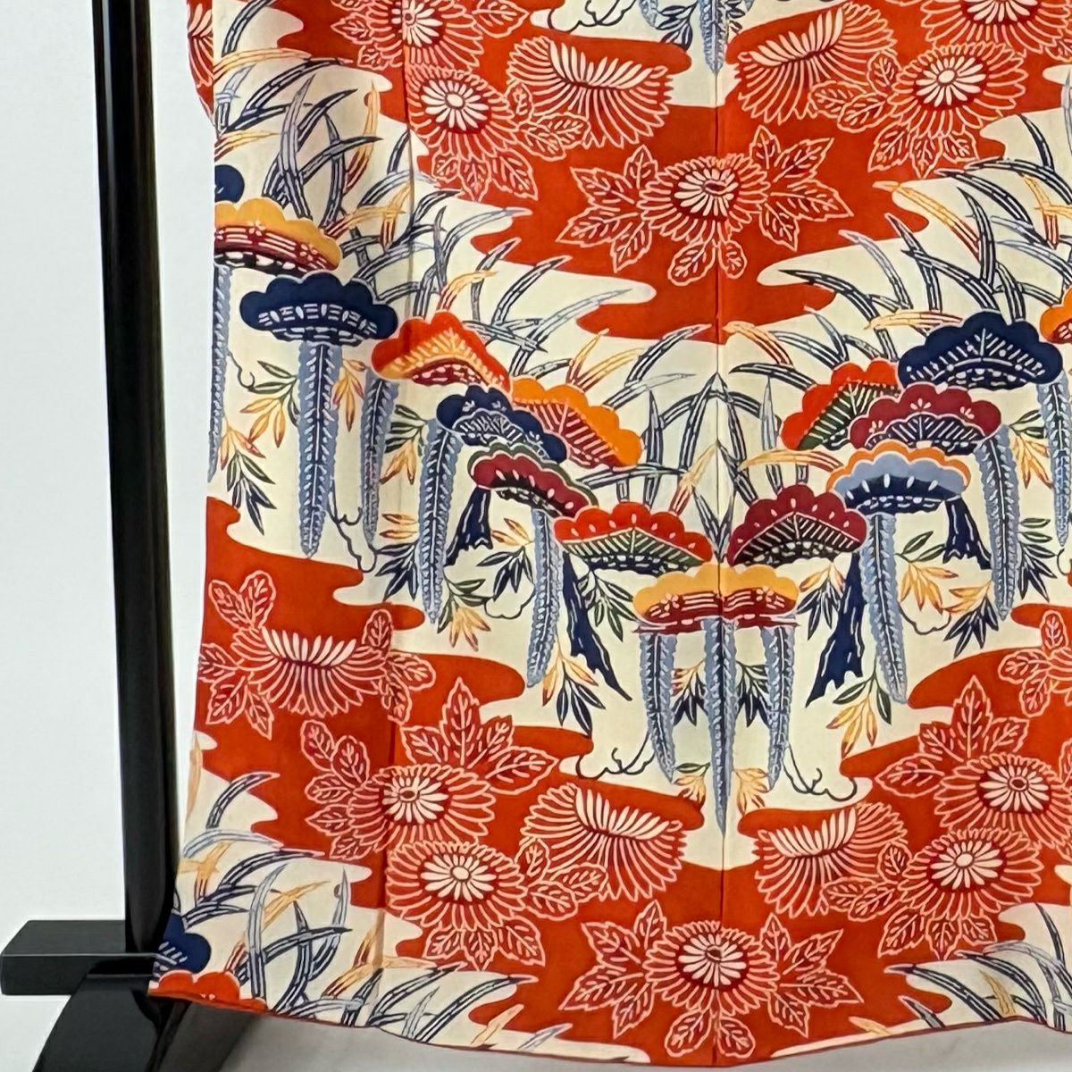 【美品】振袖禮服 身長162cm 袖長64cm M 雙層 笠松樹 菊花 漸層 紅色 純蠶絲 名品級