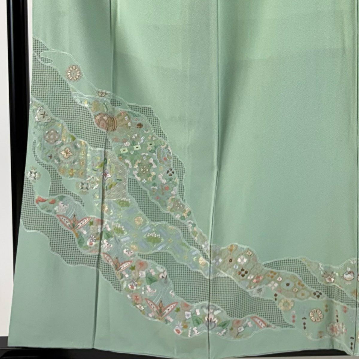 色留袖禮服 身長159cm 袖長63.5cm S 雙層 鼓 草花紋紋 金糸刺繡 薄綠 純蠶絲 秀品級