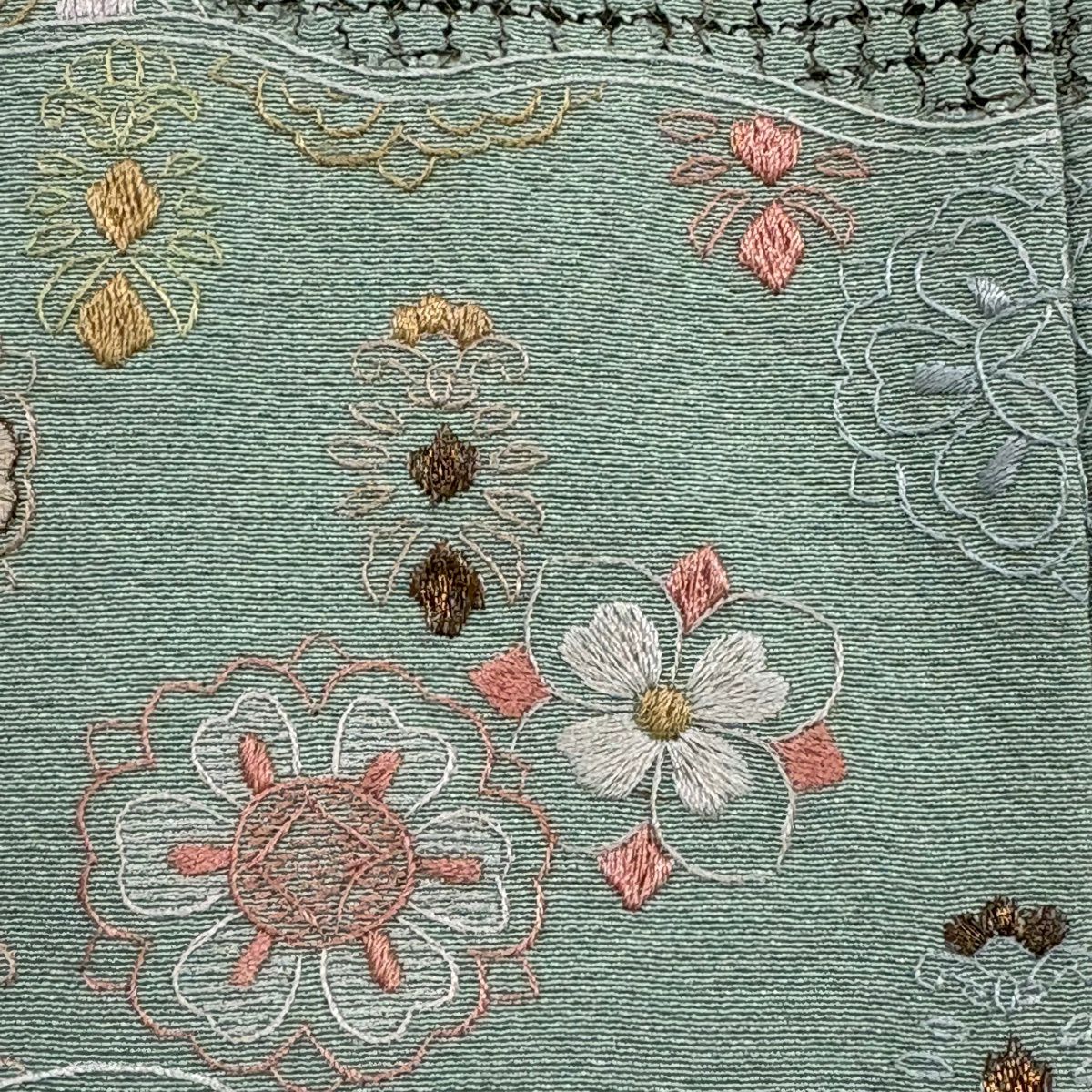 色留袖禮服 身長159cm 袖長63.5cm S 雙層 鼓 草花紋紋 金糸刺繡 薄綠 純蠶絲 秀品級