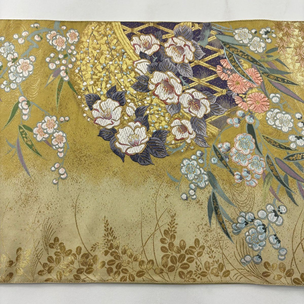 袋帶 秀品級 關西仕立 草花紋 紹流 唐織 金金箔 米色 六通 純蠶絲