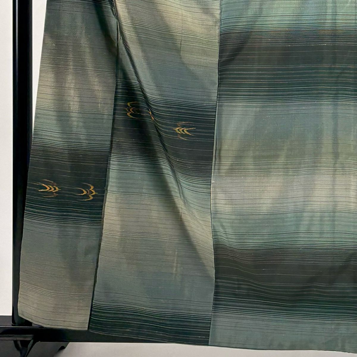 【美品】 付下 身長161cm 袖長65.5cm M 雙層 大島紬織地 落款あり 證書あり 燕 縞 刺繡 綠 純蠶絲 秀品級