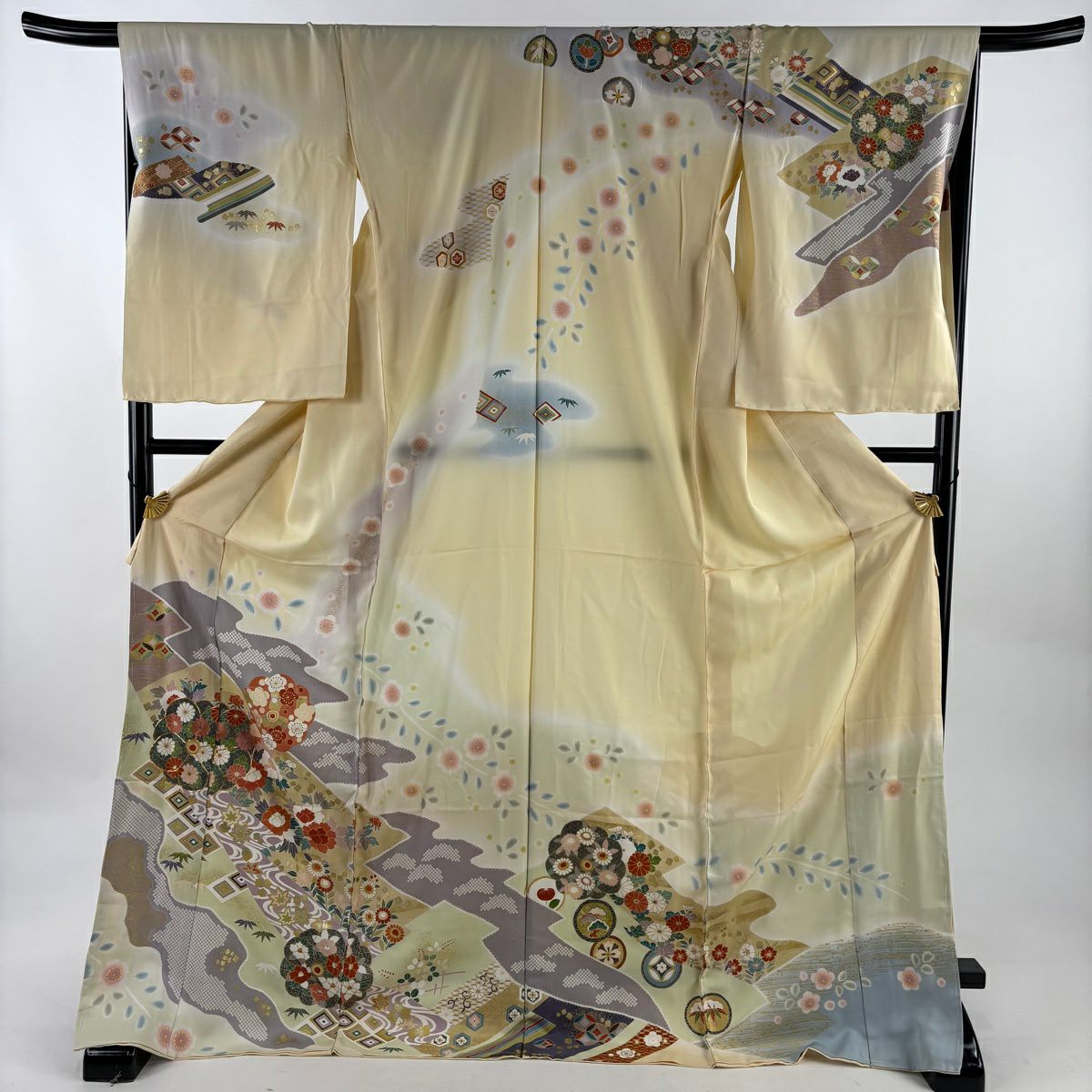 訪問服 身長175cm 袖長67cm 未仕立 雜花圖案 松樹竹子梅花 草花紋刺繡 金線 米色 純蠶絲 優品級