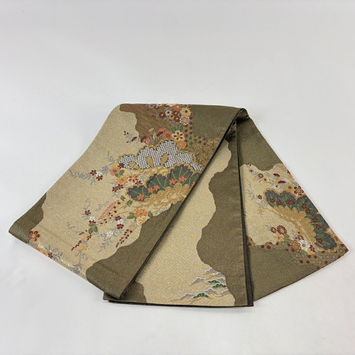 【美品】 袋帶 秀品級 松樹 草花紋 金糸 金金箔 茶綠 純蠶絲 お太鼓柄