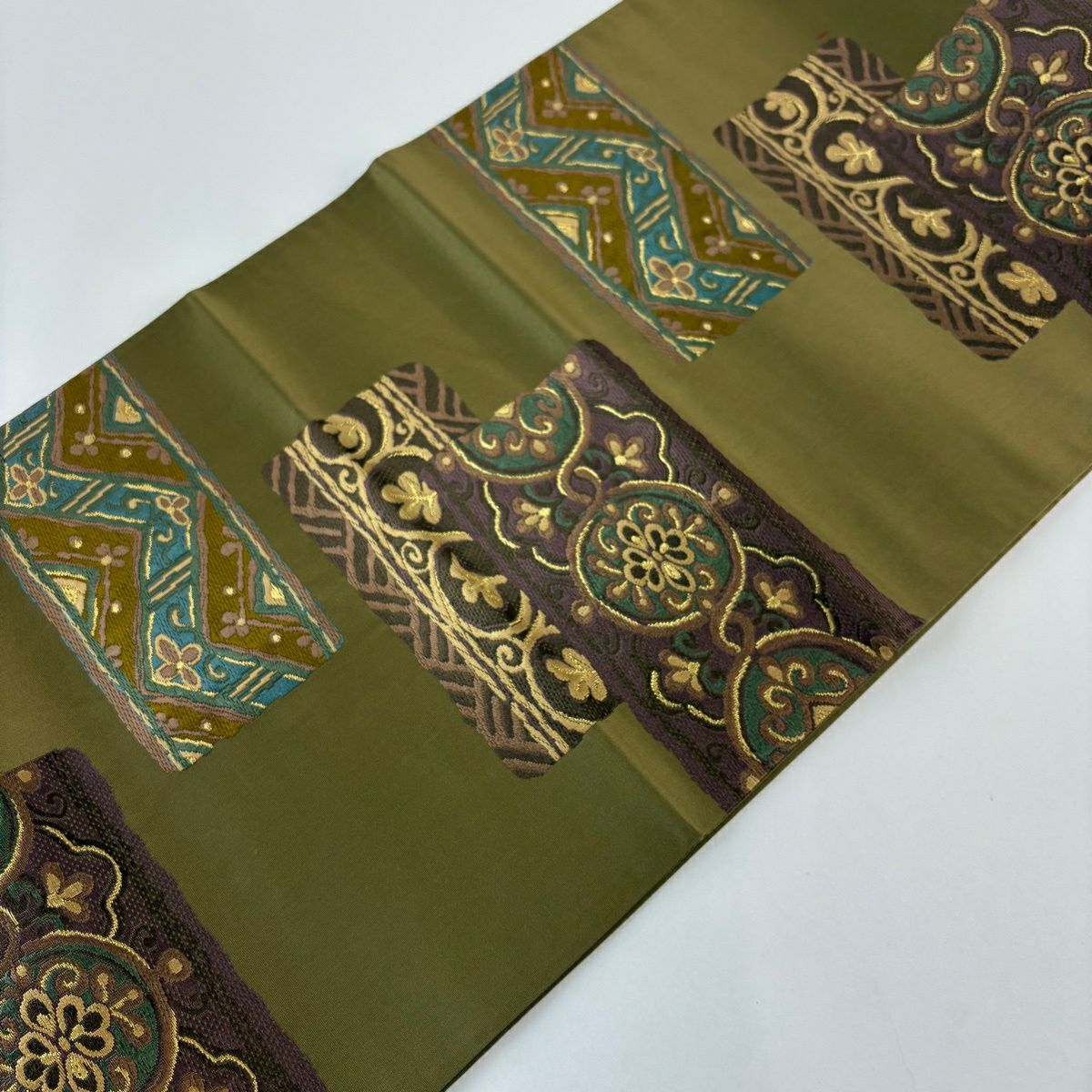 【美品】 袋帶 秀品級 鈴乃屋 華紋 唐草紋 刺繡 金線 茶綠 六通 純蠶絲