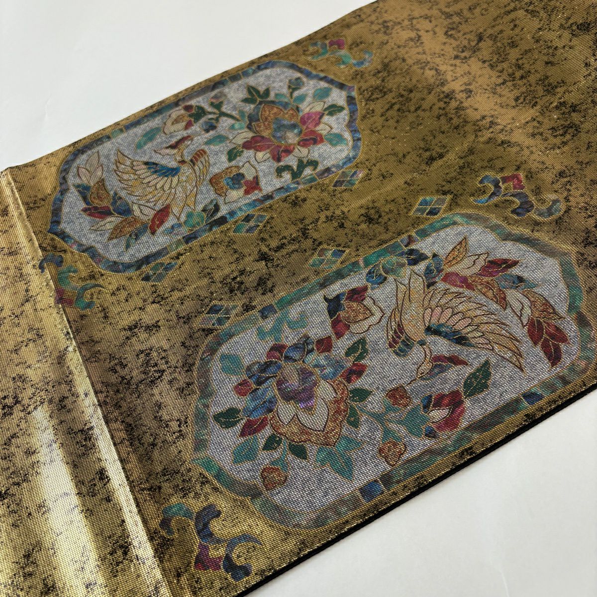 【美品】 袋帶 秀品級 草花紋 向鳥 螺鈿金金箔 金色 大鼓圖案 純蠶絲
