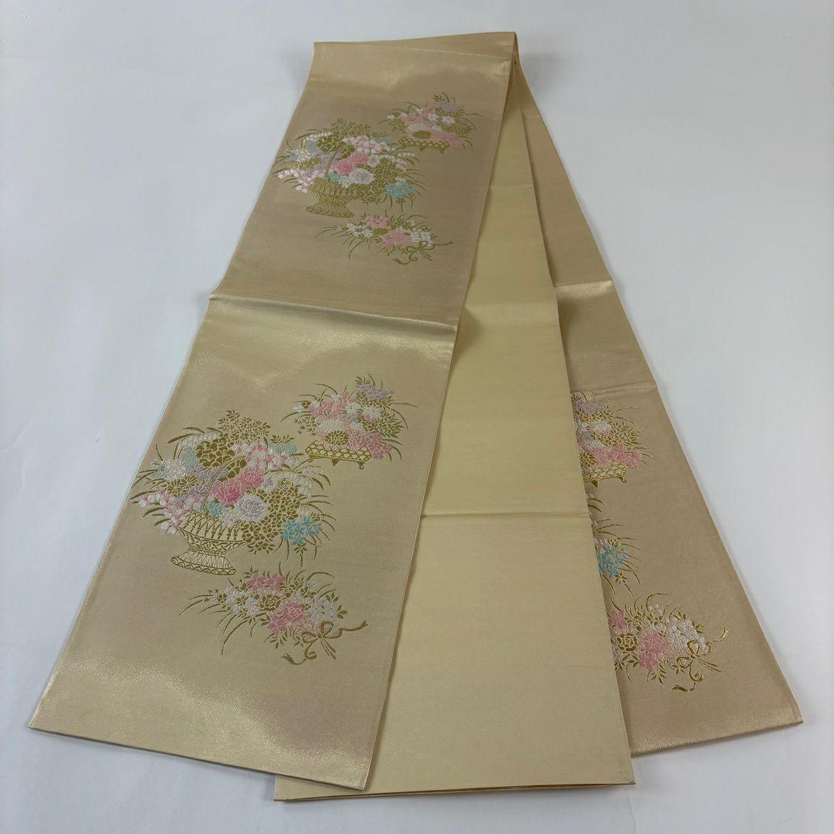 【美品】 袋帶 秀品級 花籠 金絲 米色 大鼓圖案 純蠶絲