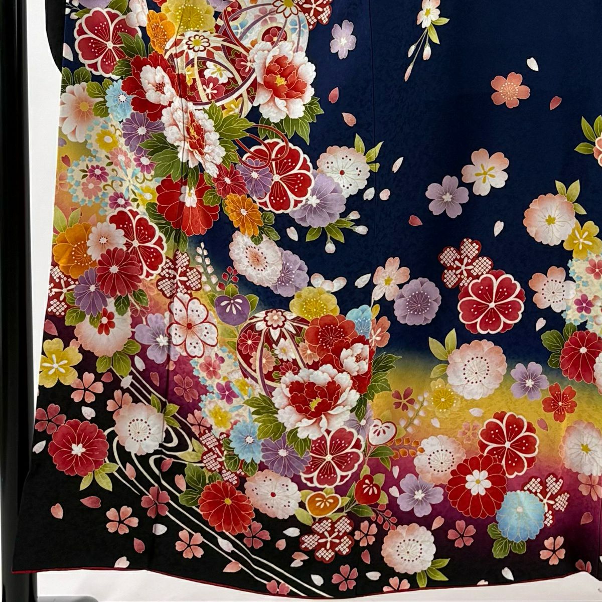 【美品】振袖禮服 身長152.5cm 袖長63cm S 雙層 手鞠 草花紋 金糸 刺繡 深藍 純蠶絲 秀品級