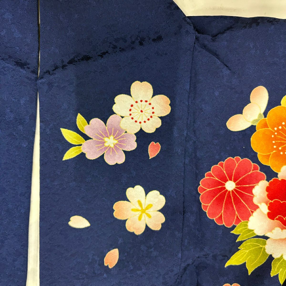 【美品】振袖禮服 身長152.5cm 袖長63cm S 雙層 手鞠 草花紋 金糸 刺繡 深藍 純蠶絲 秀品級