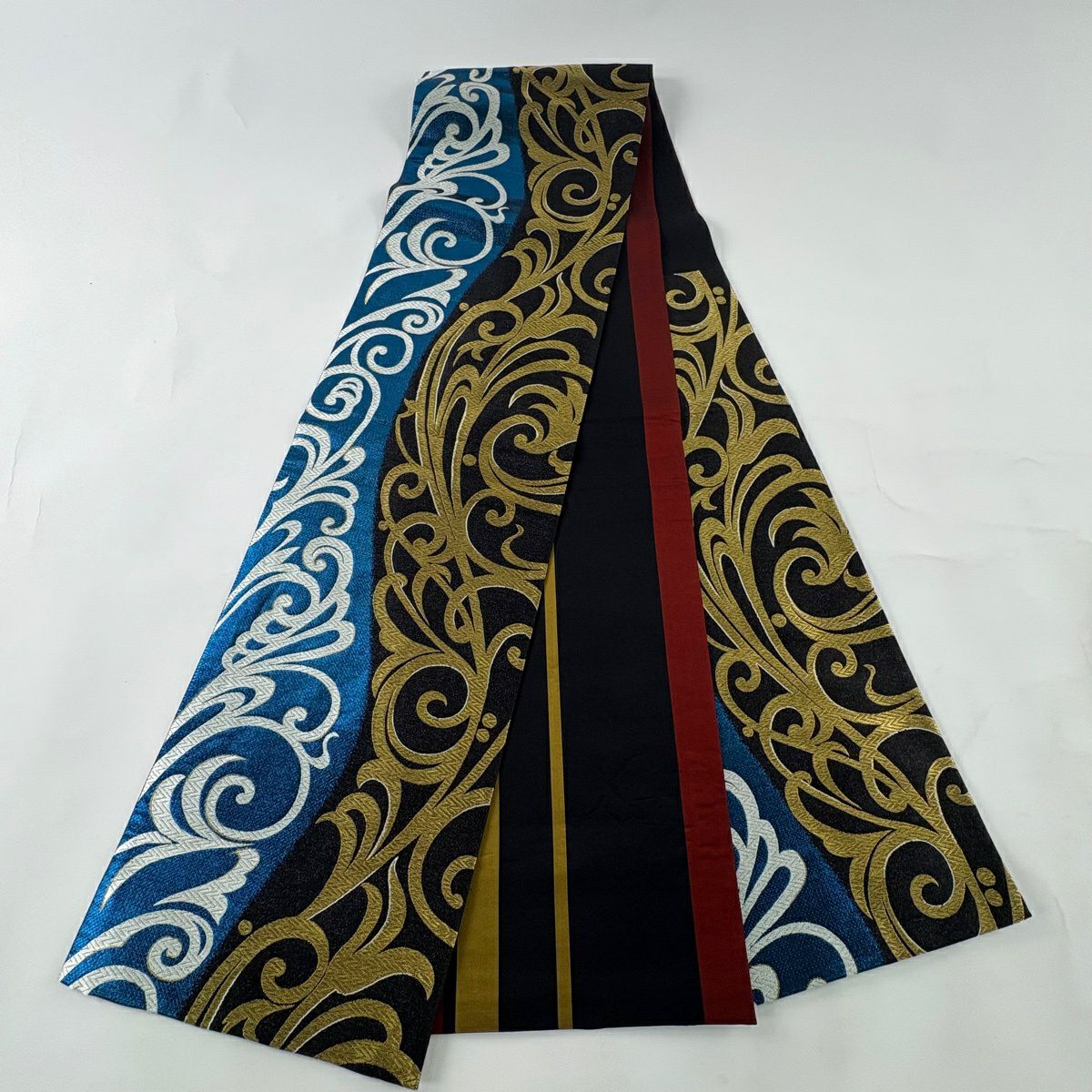 【美品】 袋帶 秀品級 花唐草紋 唐織 金金箔 黑 六通 純蠶絲