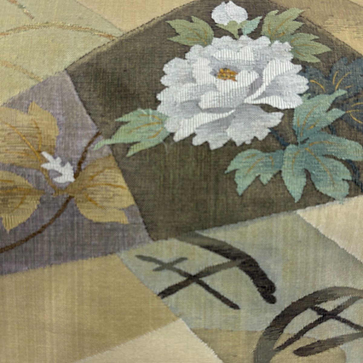 【美品】 名古屋帶 秀品級 牡丹 霞 金銀彩 米色 純蠶絲