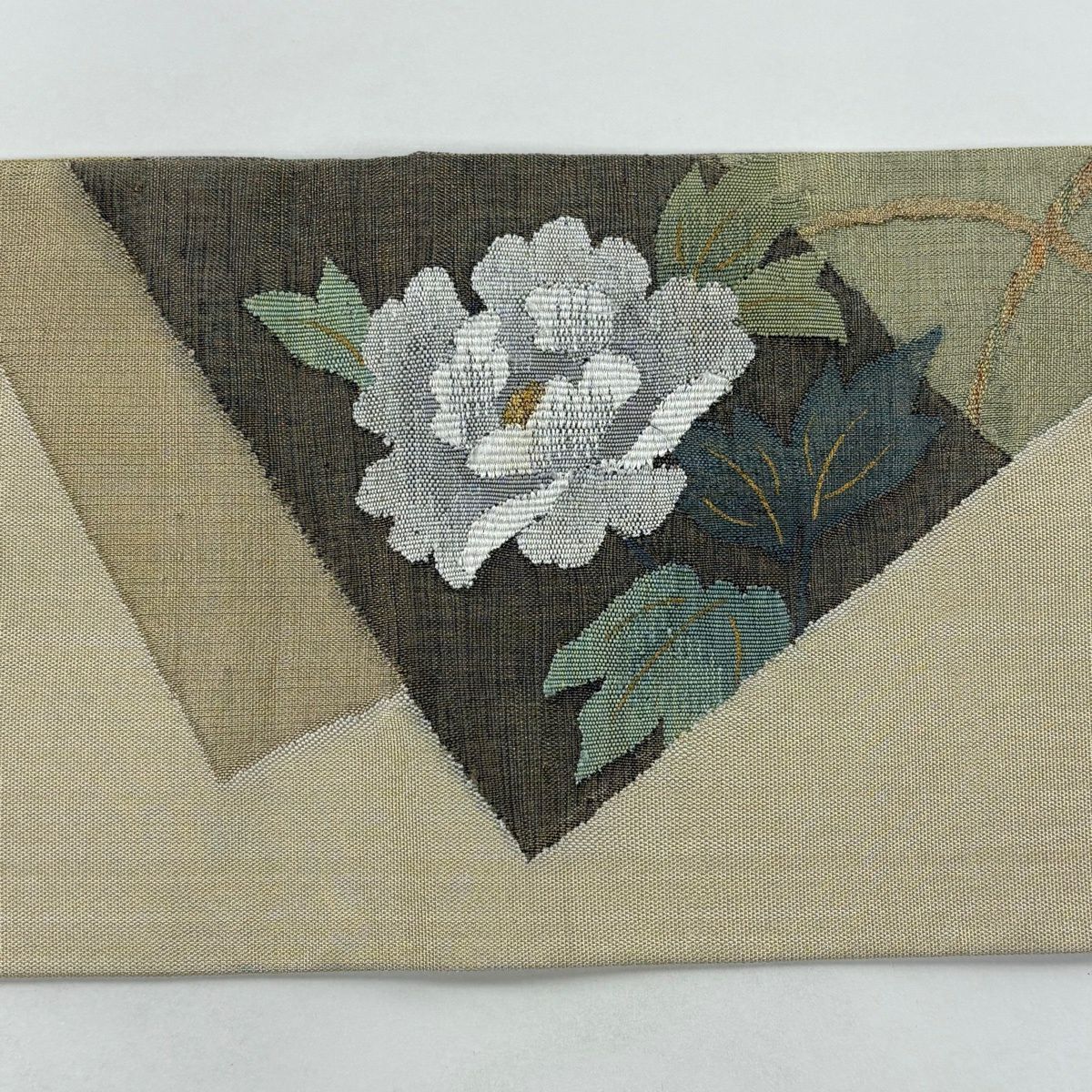 【美品】 名古屋帶 秀品級 牡丹 霞 金銀彩 米色 純蠶絲