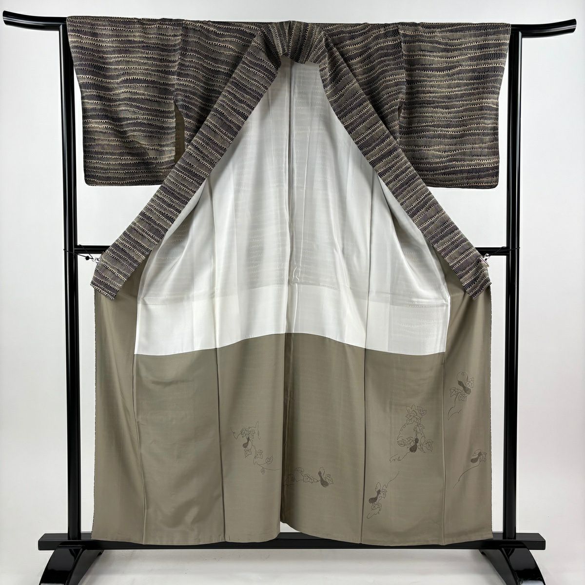 【美品】 小紋 身長158.5cm 袖長64cm M 雙層 名古屋帶套裝 落款あり 波頭 墨色 純蠶絲 秀品級