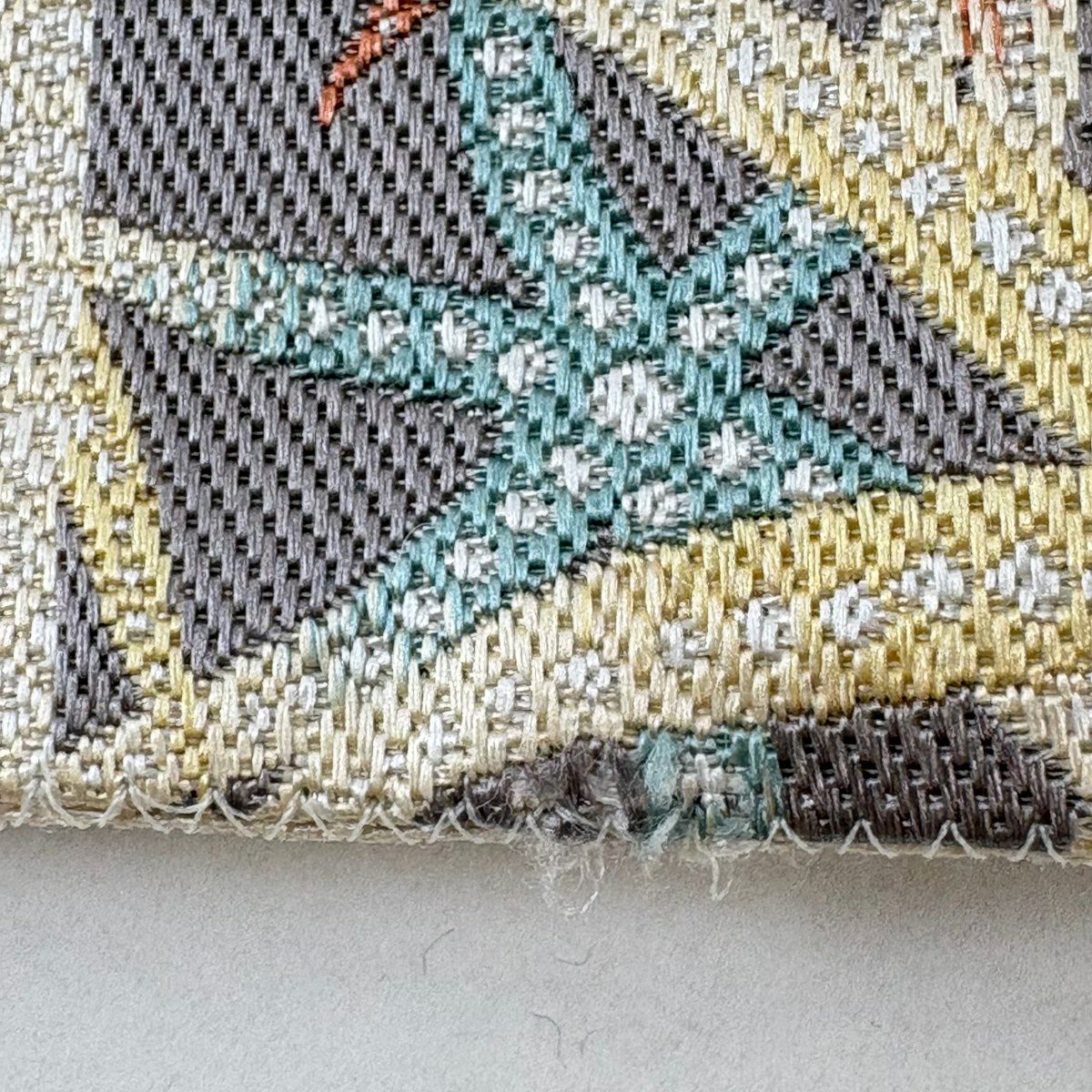 【美品】 袋帶 名品級 紹巴紅型 市松樹 梅花 米色 六通 純蠶絲