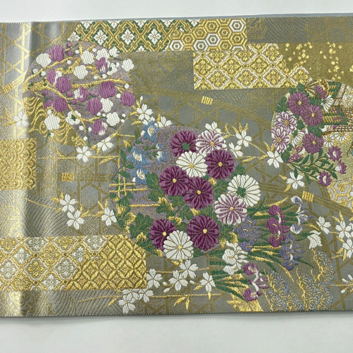 【美品】 袋帶 逸品級 古代帝王紫 草花紋紋 有職文樣 唐織 金絲 灰色 お太鼓柄 純蠶絲