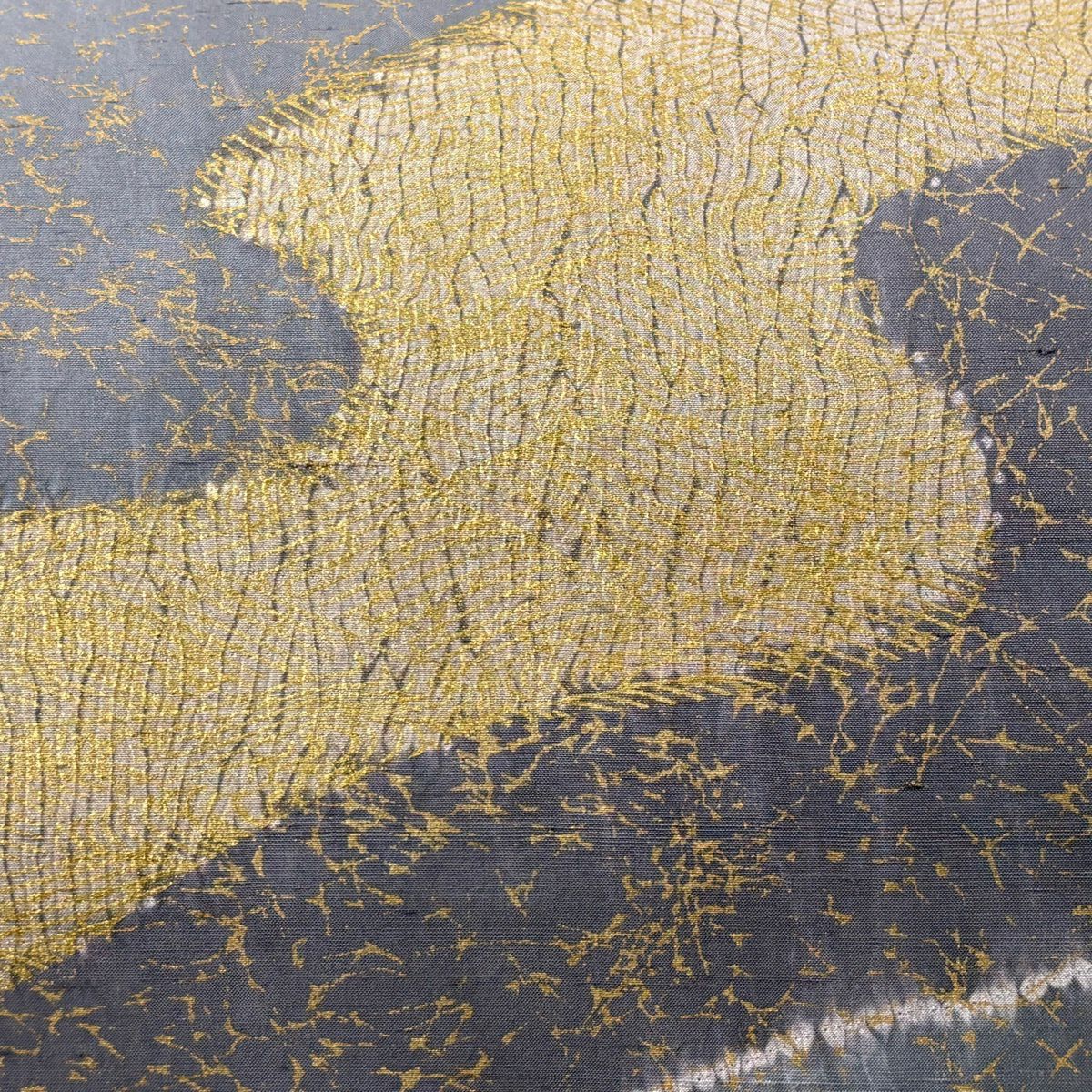 袋帶 逸品級 落款 牛首紬織織地 霞 幾何學 金彩裝飾 絞染 灰紫 全通 純蠶絲