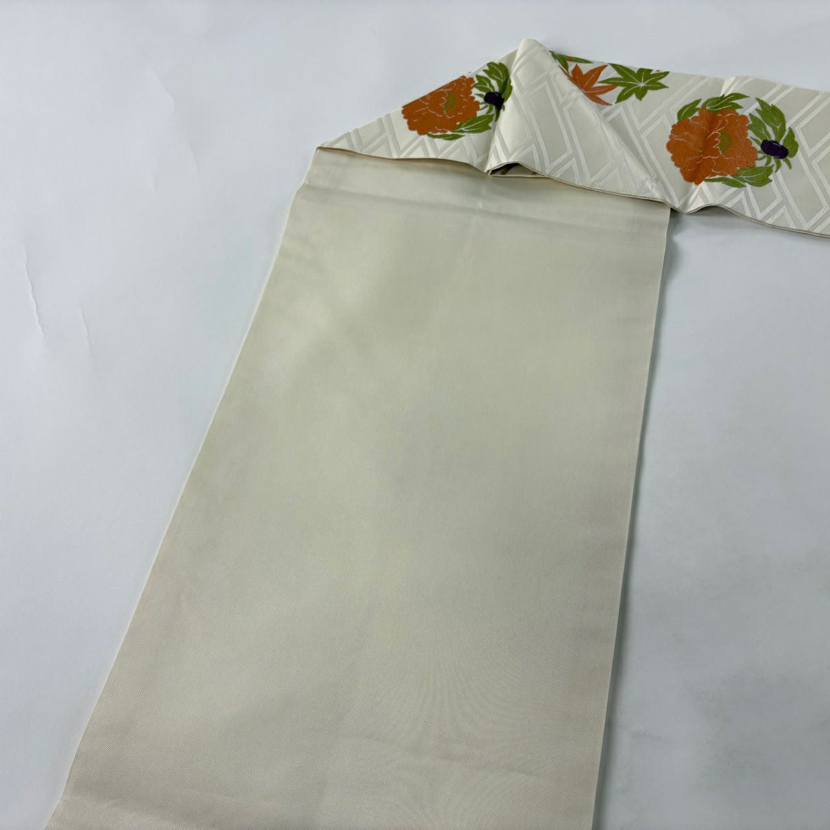 名古屋帶 逸品級 喜多川平郎 花丸紋 桧垣紋 刺繡 奶油色 純蠶絲