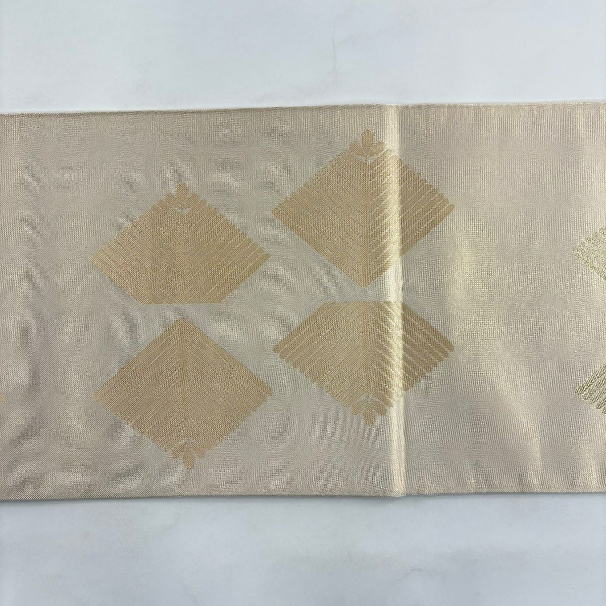 【美品】 袋帶 秀品級 若松樹 金絲 奶油色 大鼓圖案 純蠶絲