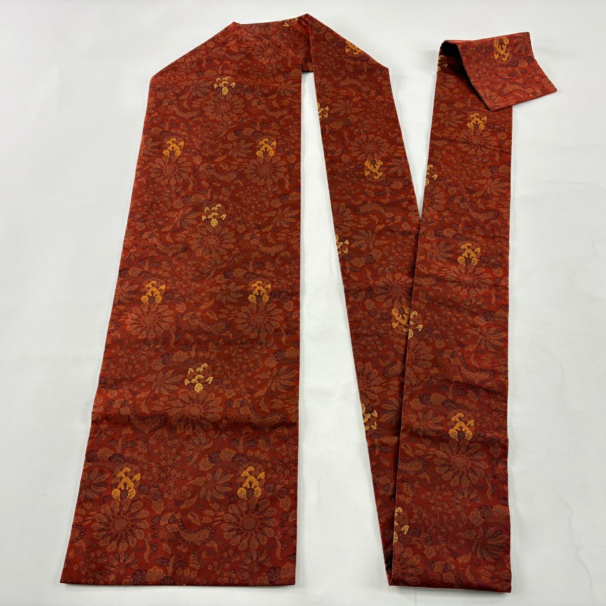 【美品】 名古屋帶 秀品級 落款あり 萬葉 花唐草紋 深紅 純蠶絲