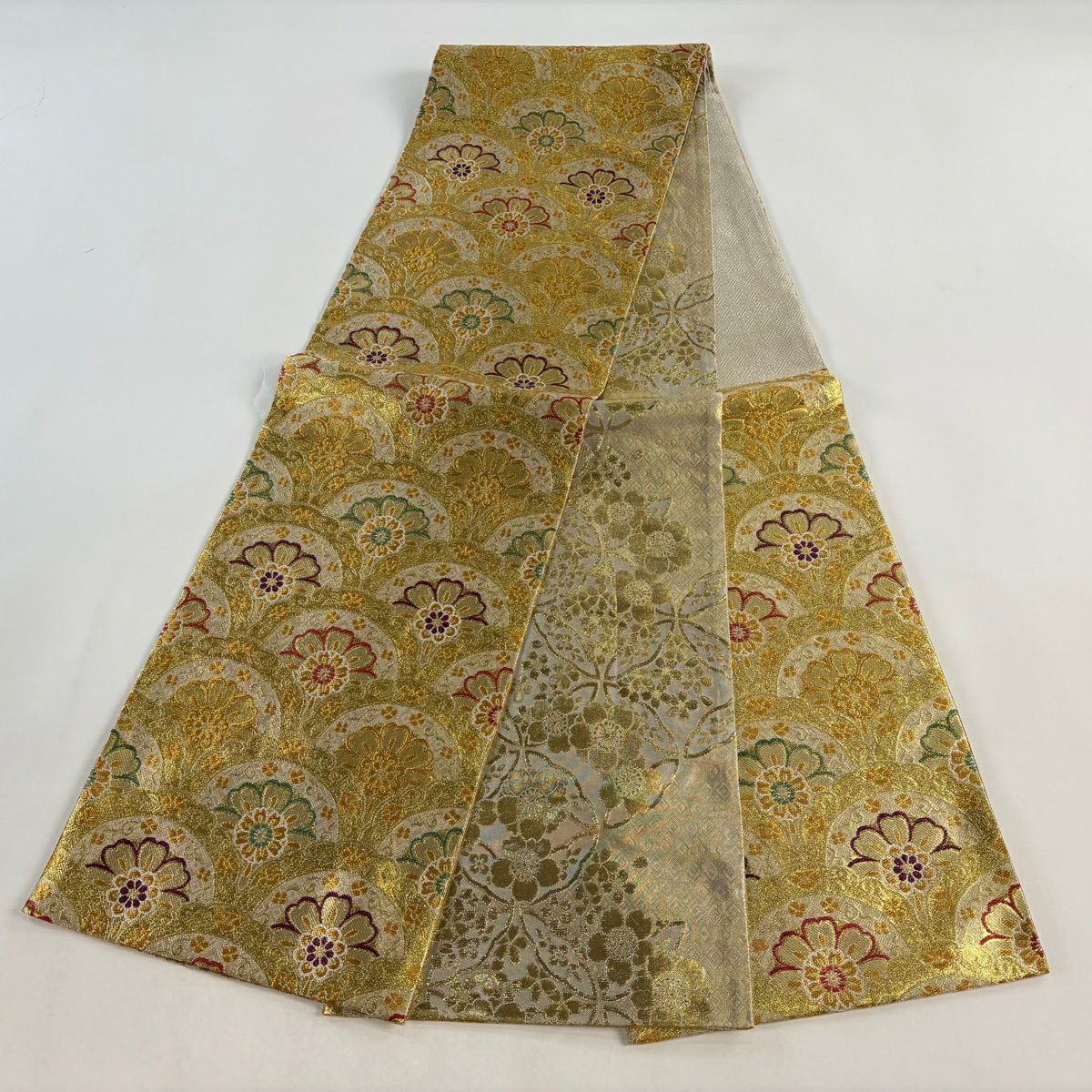 【美品】 袋帶 秀品級 桂由美 落款あり 振袖禮服禮服用 菊花 波頭 金絲 金金箔 金色 六通 純蠶絲