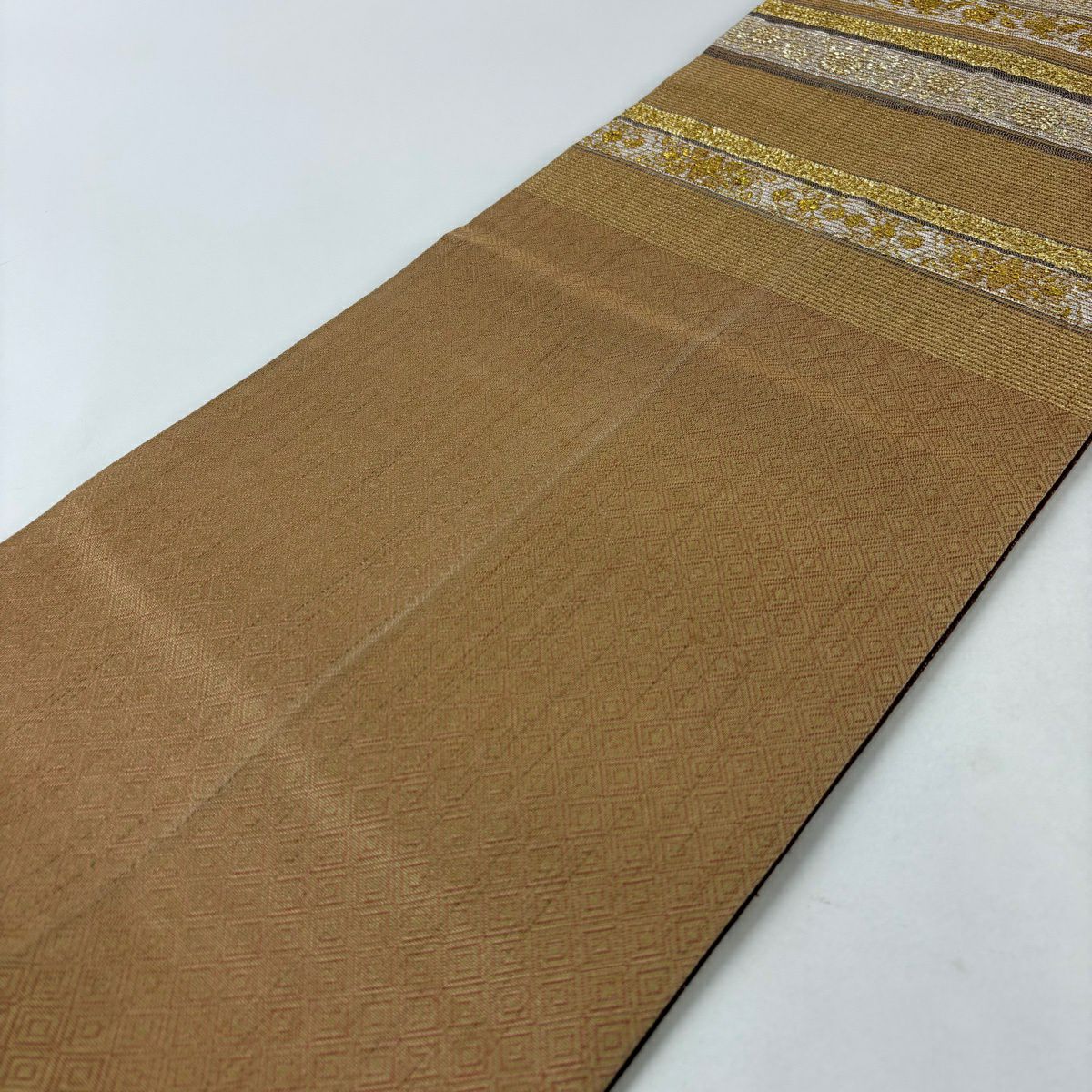 【美品】 袋帶 秀品級 橫段紋 草花紋 金絲 金金箔 黃土色 六通 純蠶絲