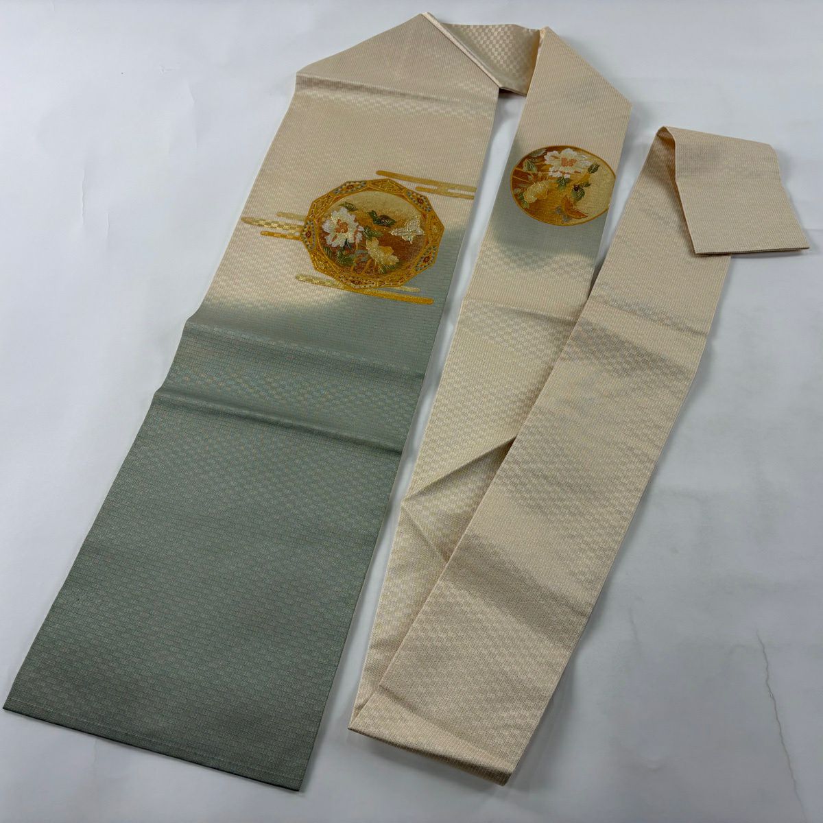 【美品】名古屋帶 秀品級 蝶 草花紋 螺鈿 金銀彩 灰綠 純蠶絲