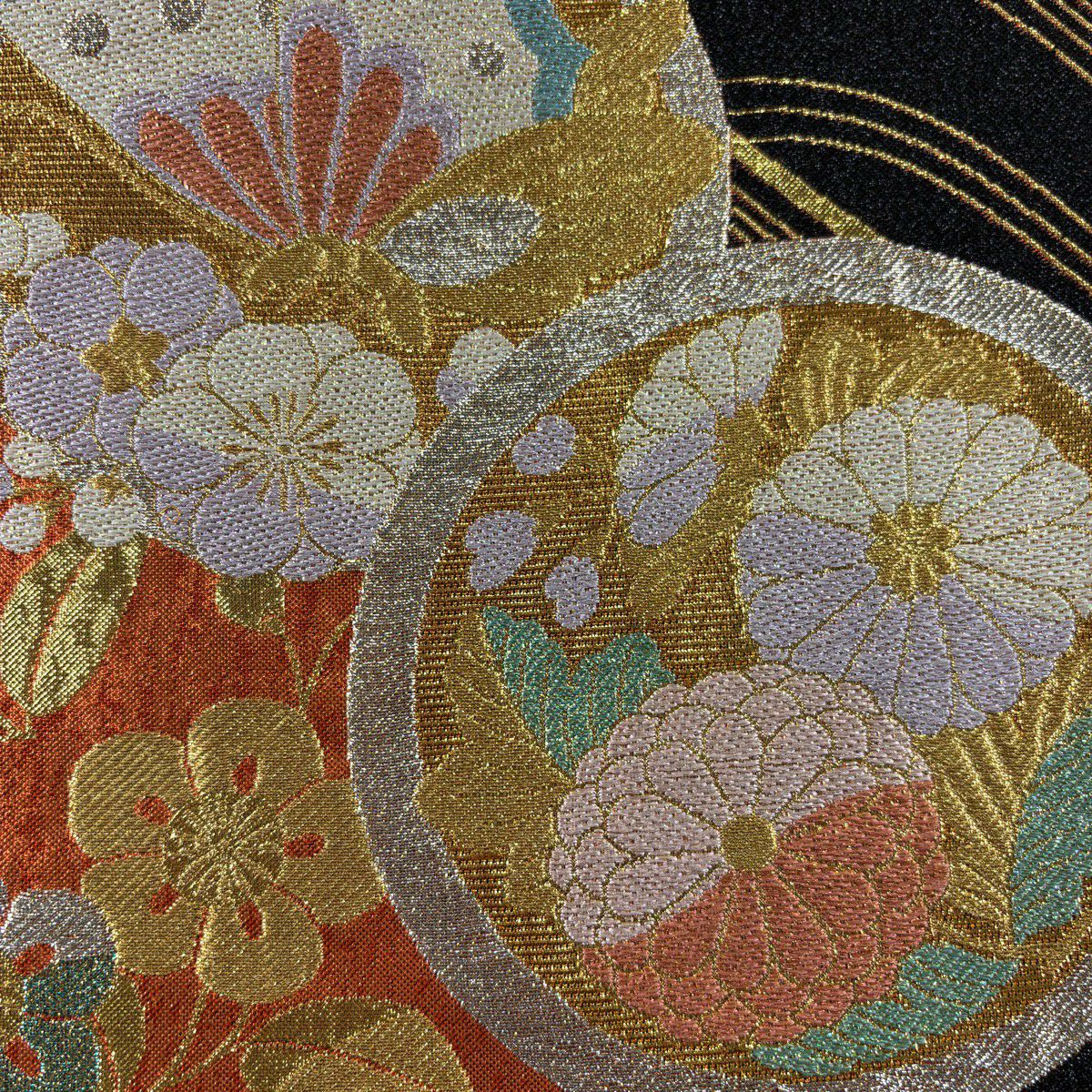 【美品】 袋帶 秀品級 振袖禮服禮服用 夢爛漫 草花紋 蝶 金糸 金金箔 黑 六通 純蠶絲