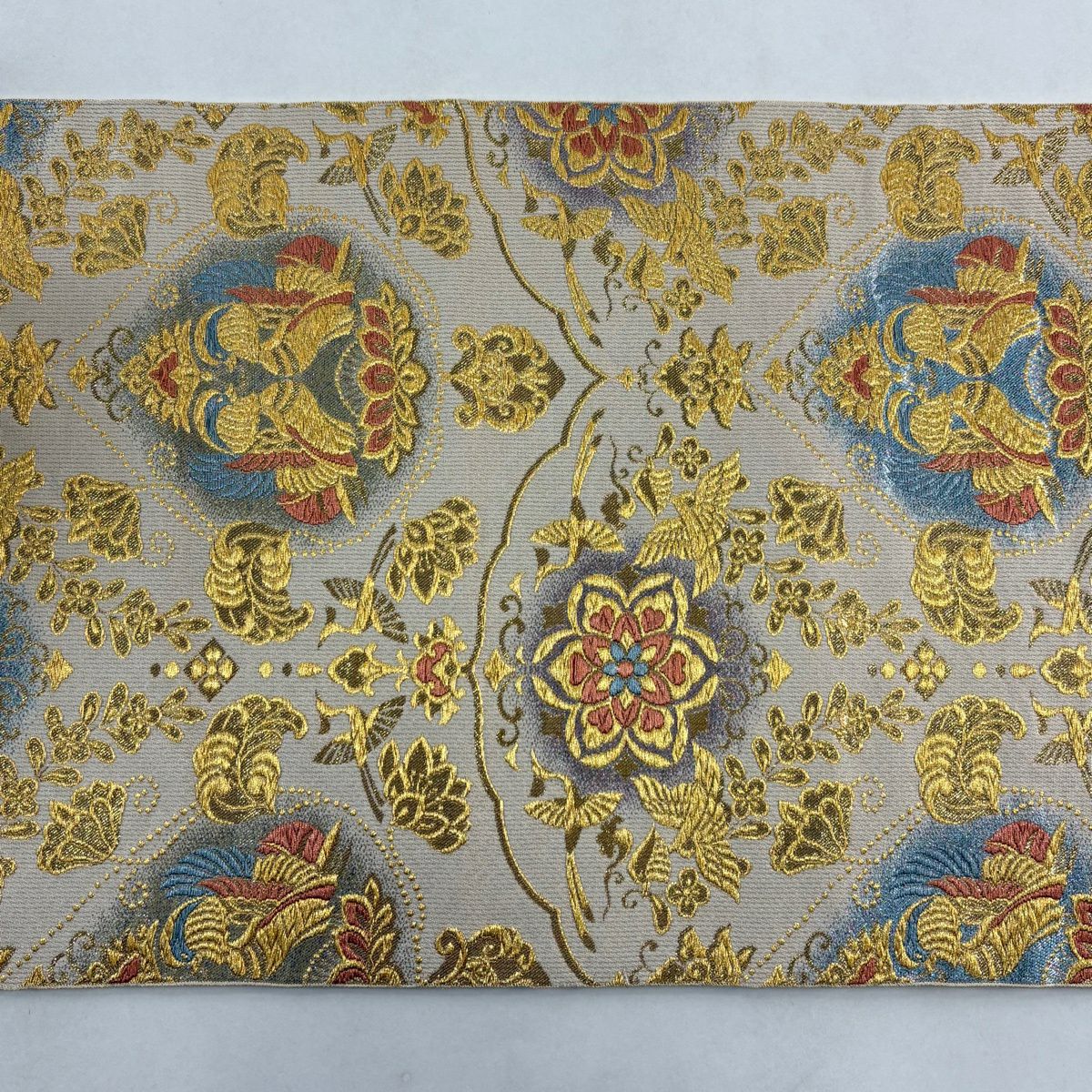 【美品】 袋帶 秀品級 向鳥文 草花紋紋 金絲 金金箔 米色 六通 純蠶絲