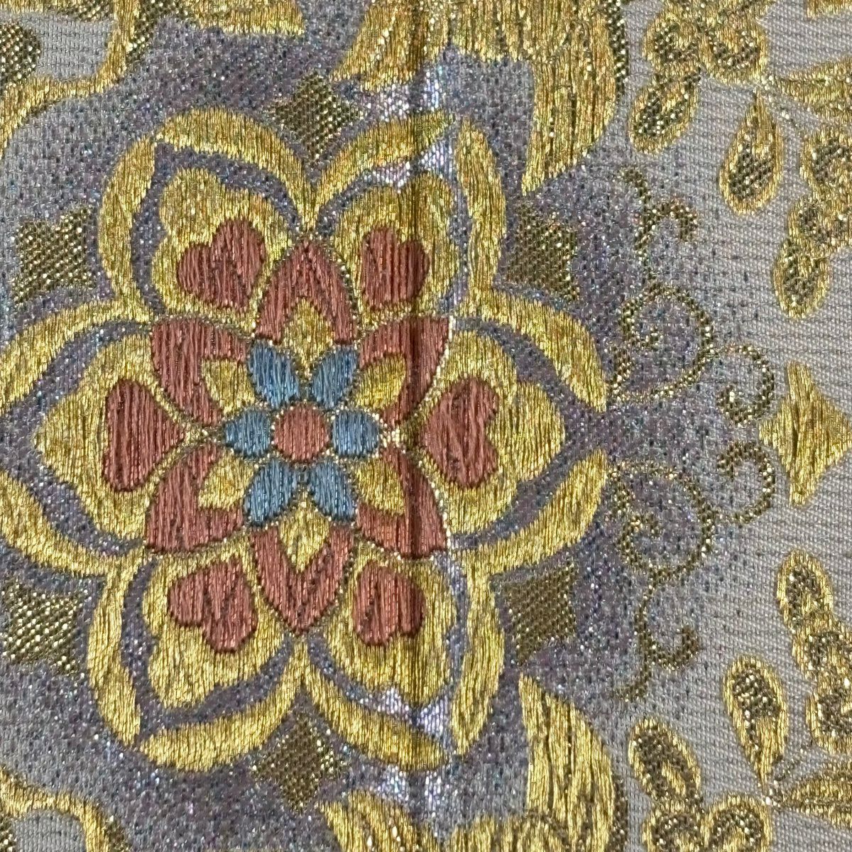 【美品】 袋帶 秀品級 向鳥文 草花紋紋 金絲 金金箔 米色 六通 純蠶絲